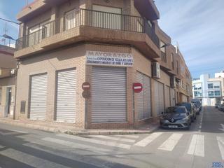 Lloguer Local Comercial  Carrer de l'almirall roger de lluria. Local comercial en el campello