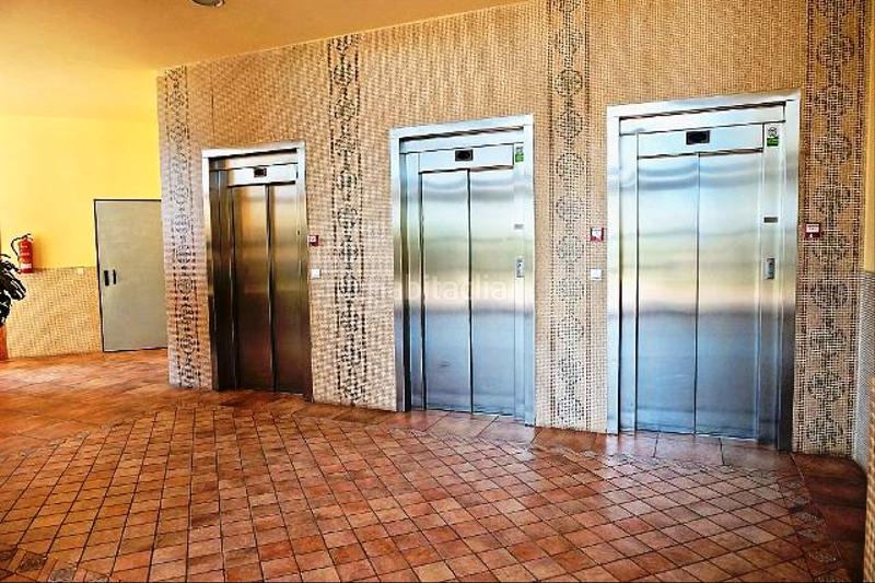 Foto cddb4a1c-0d2a-4080-bb51-21e273688a1c. Location appartement avec parking piscine dans Playa Muchavista Campello (el)