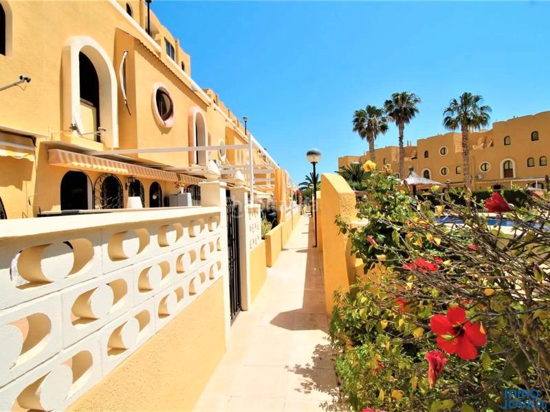 Foto d98675f5-bcbc-4eae-93c4-d42d897ed7c1. Lloguer casa adossada amb piscina a Pueblo Español-Coveta Fumá Campello (el)