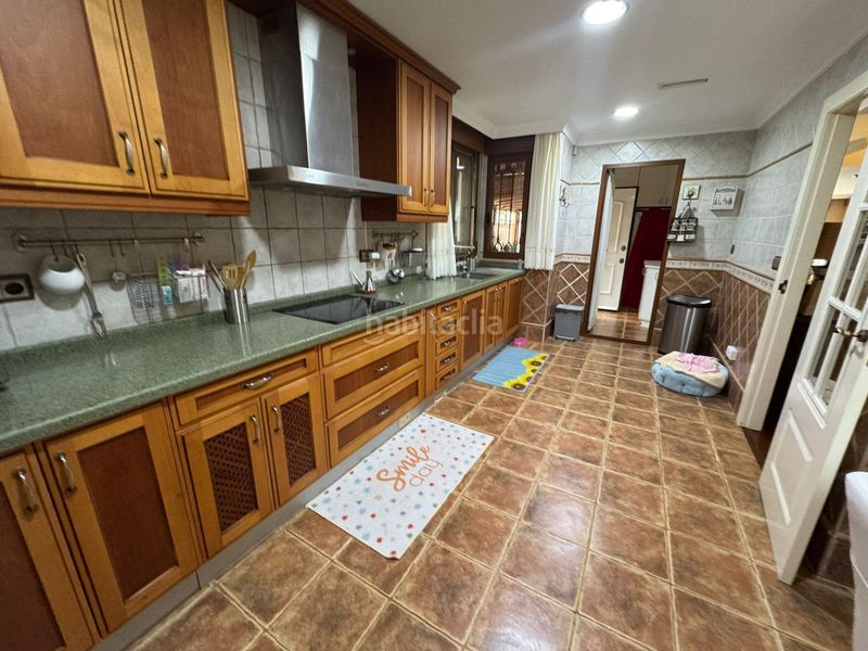 Foto 10508a4f-219b-4871-bc11-20985180b857. Chalet con camino riscaldamento parcheggio piscina in Alicante