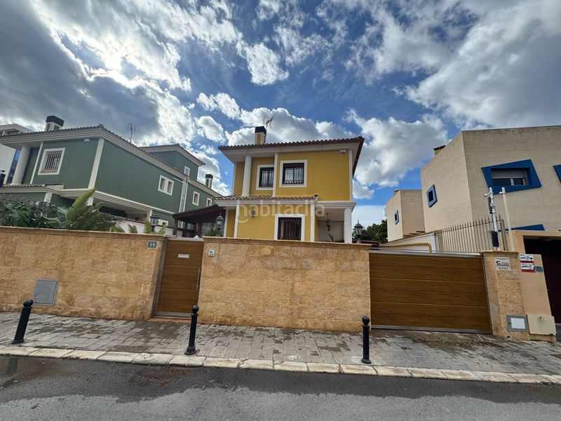 Foto 1debe3bd-6432-4839-b1ed-96285ca3023c. Chalet con camino riscaldamento parcheggio piscina in Alicante