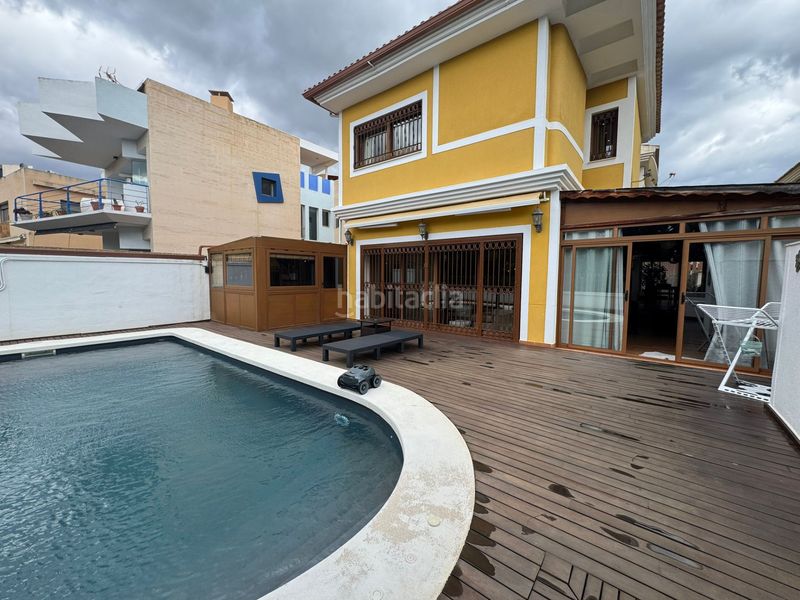 Foto 43432d43-c230-41d8-a1d7-3e04624527e3. Chalet con camino riscaldamento parcheggio piscina in Alicante