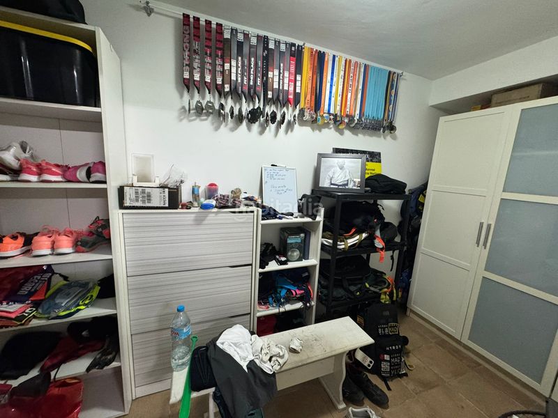 Foto cedd7fcc-f128-46bd-9a1a-22412fab67bf. Chalet con camino riscaldamento parcheggio piscina in Alicante