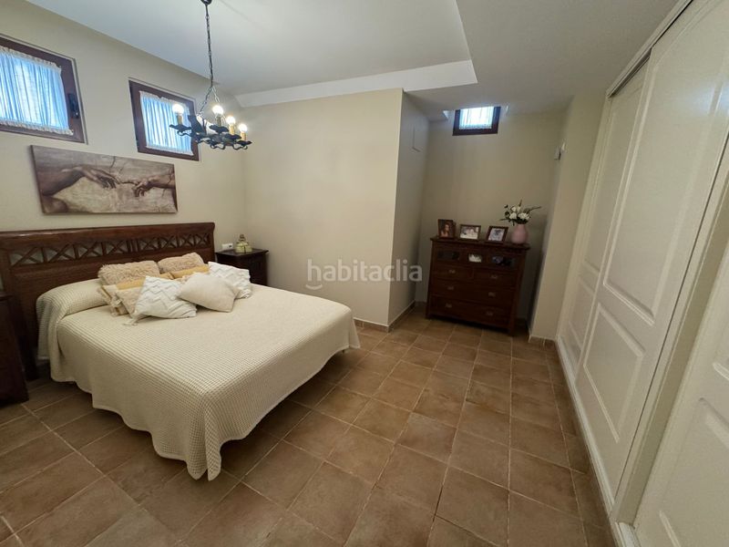 Foto ed23a06d-7d78-4b9b-a49c-c5e21c12f3c0. Chalet con camino riscaldamento parcheggio piscina in Alicante