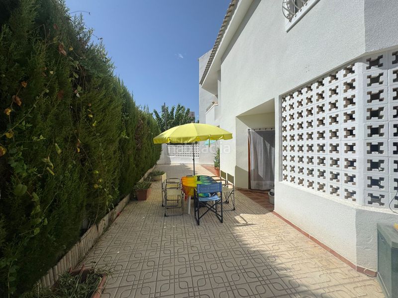 Foto 439d4e19-3f71-4513-84b2-dacd35ed499e. Casa adossada amb aparcament piscina a Playa Muchavista Campello (el)