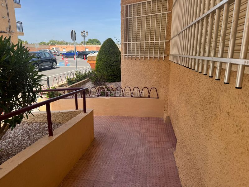 Foto fcc7d2c0-dcb1-4b39-8c29-5f5185f523ea. Estudi a carrer el pinós 18 a Playa Muchavista Campello (el)