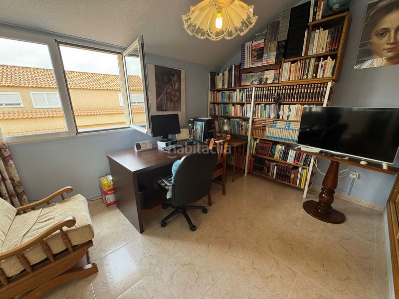 Foto 2ae44bfa-ea94-48d0-968f-f553060d5259. Casa adossada a calle versalles 7 a Playa Muchavista Campello (el)