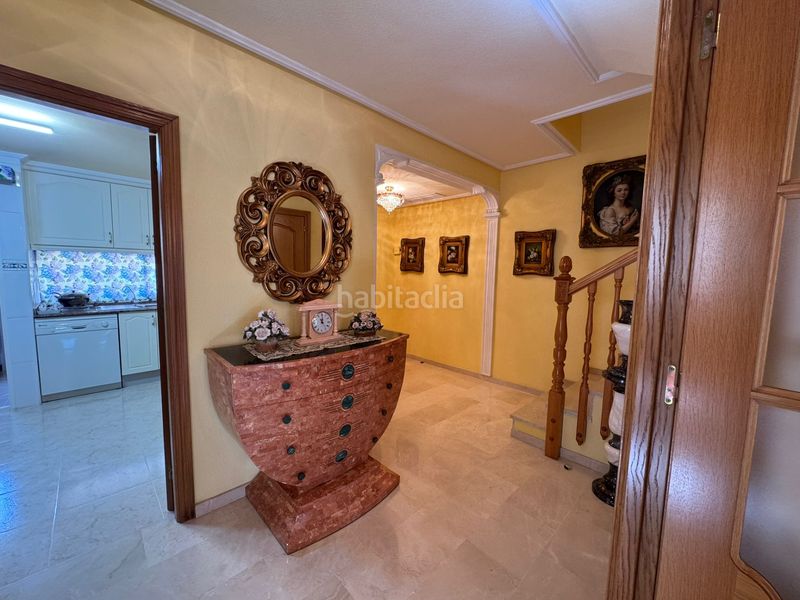 Foto 40ce66a5-a114-4af8-88e9-23aff7d3f556. Casa adossada a calle versalles 7 a Playa Muchavista Campello (el)