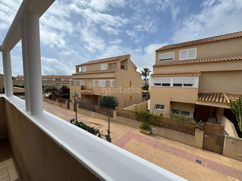 Foto 6074d7d8-48d2-4cf5-8c64-b351f1e67797. Casa adossada a calle versalles 7 a Playa Muchavista Campello (el)