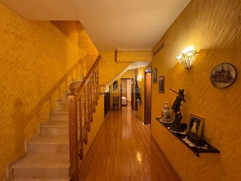 Foto b0ff678f-9b9f-49da-913a-e343a212a0b7. Casa adossada a calle versalles 7 a Playa Muchavista Campello (el)