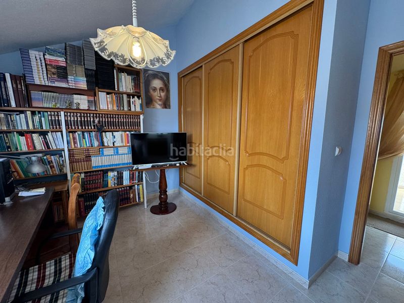 Foto d44aed03-3187-4db2-8892-502e51abd6a2. Casa adossada a calle versalles 7 a Playa Muchavista Campello (el)