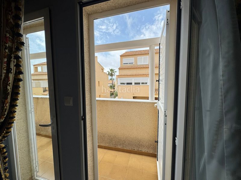 Foto d8176ed7-0000-4bdc-b450-519040726675. Casa adossada a calle versalles 7 a Playa Muchavista Campello (el)