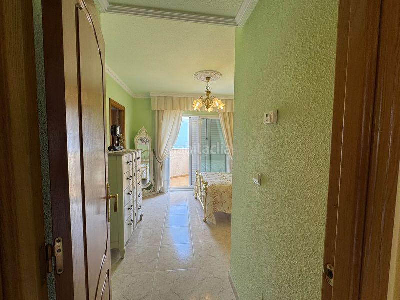 Foto dc755756-9bb5-4a9e-bb63-fc21518dd42a. Casa adossada a calle versalles 7 a Playa Muchavista Campello (el)