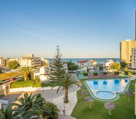 Location Appartement à Carrer de juan de la cierva 19. A-600 apartamento co9n acceso a primera línea de playa muchavist