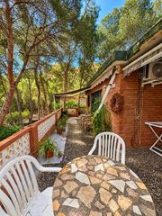 Lloguer Xalet  Calle girona 43. A-558 chalet en coveta fuma en alquiler