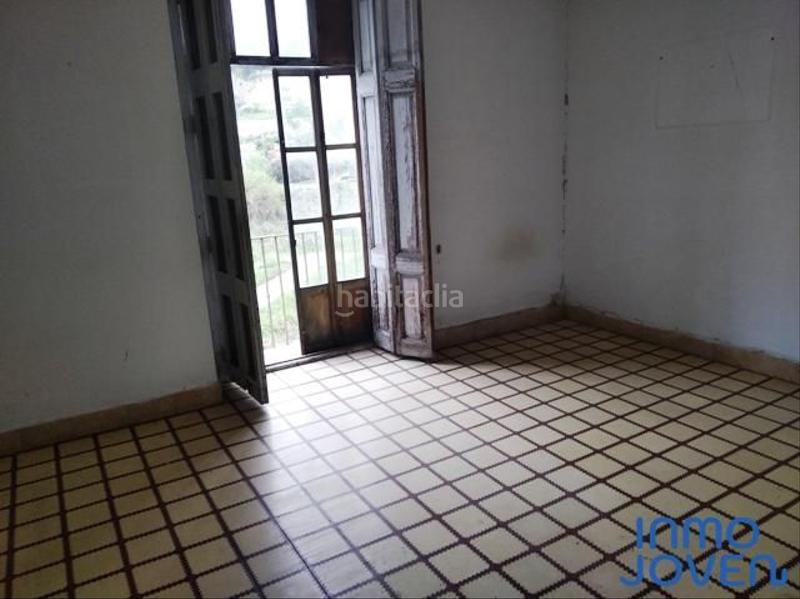 Foto 3e621a23-0a66-4b1c-a2b6-63a93593668b. Industrial building in Eixample Alcoi