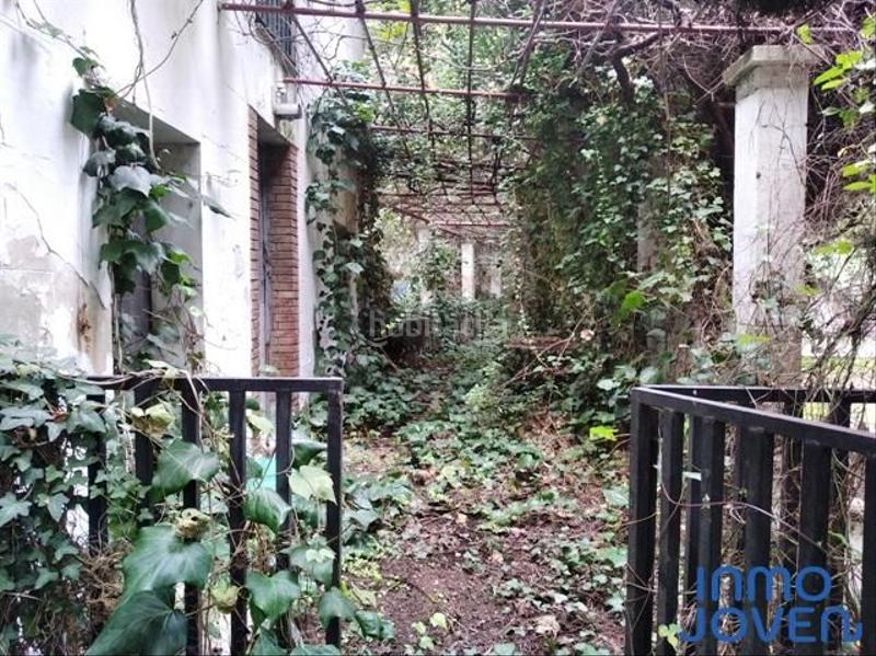 Foto c02a0170-ff0f-4d03-94a1-dbadda61ccc1. Industrial building in Eixample Alcoi