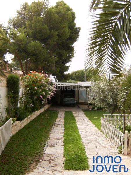 Foto a68d460d-4e63-4ca8-b22f-c7baadc2493c. Xalet amb aparcament a Pueblo Acantilado-Lanuza Campello (el)