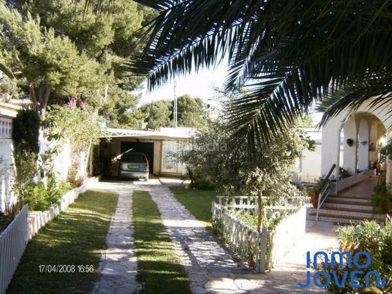 Foto c2770b48-08b6-479e-a90a-83664c6b2021. Xalet amb aparcament a Pueblo Acantilado-Lanuza Campello (el)