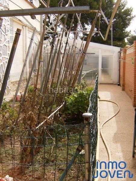 Foto d98b9432-5d95-4672-b42f-ed5792298300. Xalet amb aparcament a Pueblo Acantilado-Lanuza Campello (el)