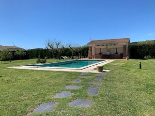 Casa in Carrer de les agudes, sant esteve de palautordera, spain. Preciosa casa conpiscinay jardín de 1600m2  magníficas vistas sa