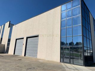 Rent Industrial building in Avinguda dels països catalans, sallent, spain. Nave industrial en alquiler en sallent