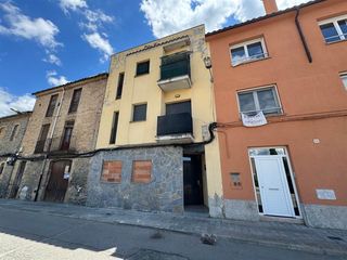 Etagenwohnung in Roda de Ter. Piso okupado en roda de ter