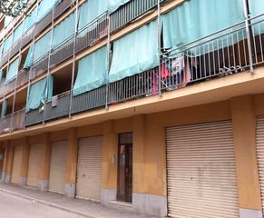 Pis a Centre. Piso okupado en pep ventura vic
