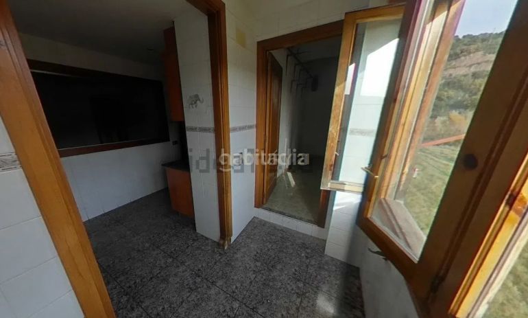 Foto 6643029c-3560-4adc-bff1-5436935ecc5b. Apartament a carrer orient a Puig-reig
