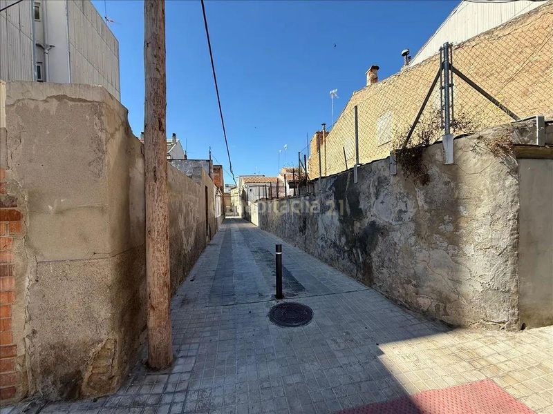 Foto 06d88fcd-4a60-4c6b-98d5-6e57f44c63fb. Edifici a carrer de mossèn borràs a Vilanova del Camí