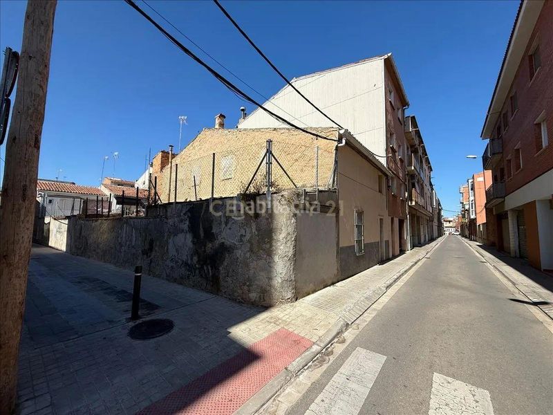 Foto def2f412-813e-424a-9049-f528ae0fcd0c. Edifici a carrer de mossèn borràs a Vilanova del Camí