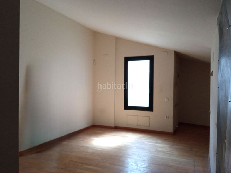 Foto 4e67f8eb-858d-4a7f-af4f-f927247649dd. Edifici a carrer de celdoni guixà a Llevant Igualada