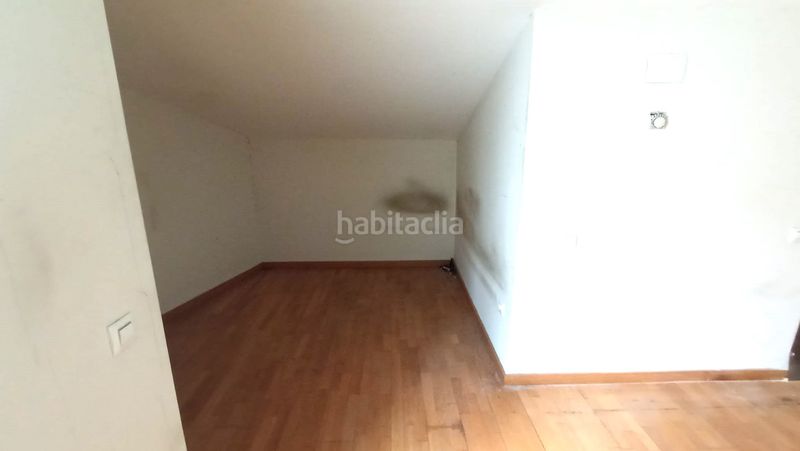 Foto a0873528-5cbf-41b6-b6c0-91278d2e04fa. Edifici a carrer de celdoni guixà a Llevant Igualada