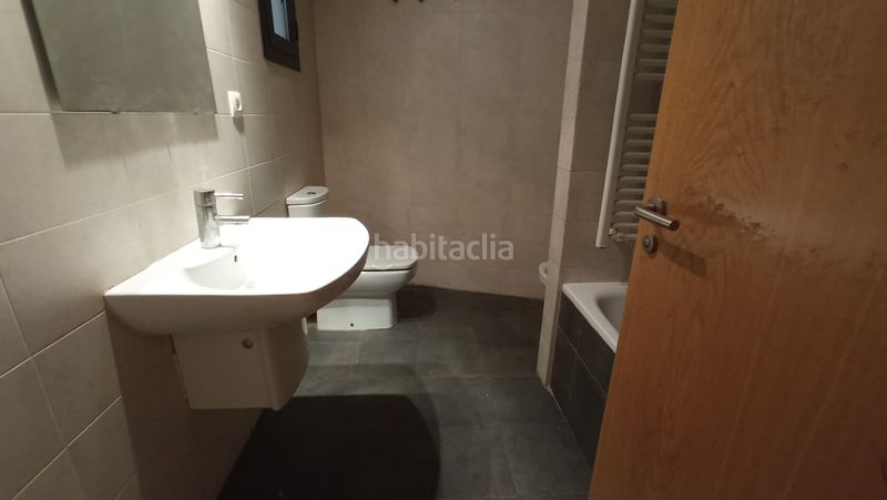 Foto aa9fc357-6086-4dec-b4e5-81897f913138. Edifici a carrer de celdoni guixà a Llevant Igualada