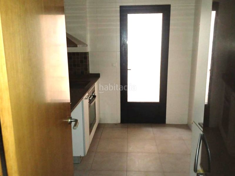 Foto f7aff7c0-3dd8-4f24-b464-2ea3ceff9517. Edifici a carrer de celdoni guixà a Llevant Igualada