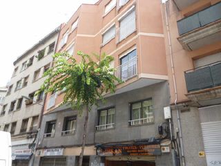 Apartament a Carrer montseny, l'hospitalet de llobregat, spain. Piso en venta en calle montseny  lhospitalet de llobregat barcel