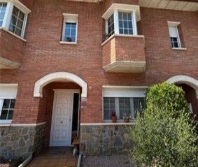Appartement  Alexandre tintore. Venta sin posesión piso en tona barcelona