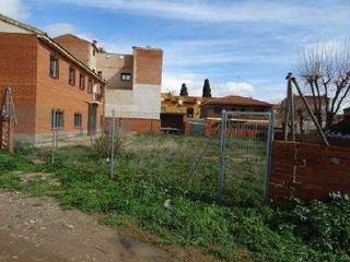 Terreny residencial  Calle torre. Terreno urbano de 674 m2 en venta en azucaica
