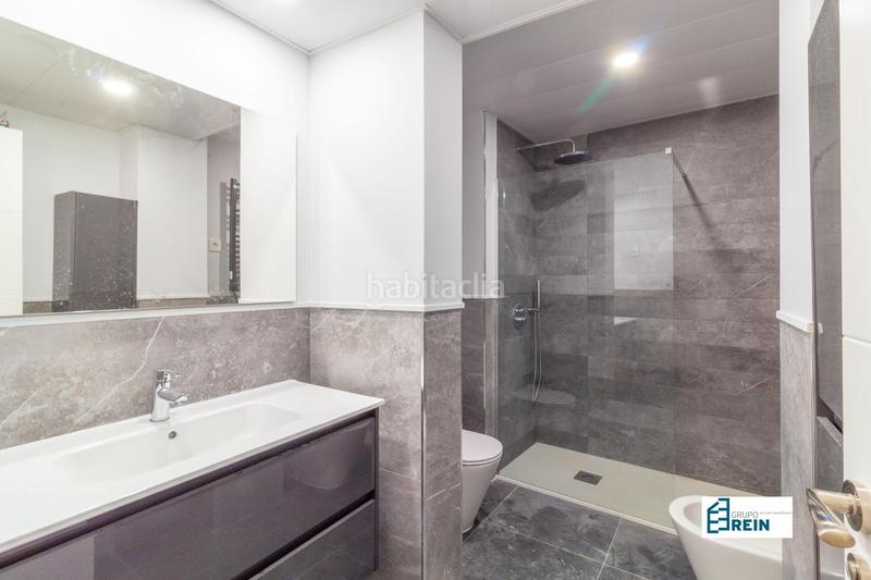 Foto 1dbdc4de-8f86-4ce7-9056-ac8ac8f14bdf. Piso en calle de las conchas 1 exclusivo piso nuevo con mas de 100m2 con grandes ventanales a la calle. en Madrid