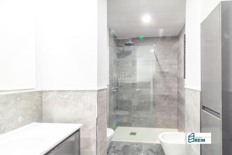 Foto 3cc5a4cb-f22a-4773-bb85-8ffd495ed9a5. Piso en calle de las conchas 1 exclusivo piso nuevo con mas de 100m2 con grandes ventanales a la calle. en Madrid