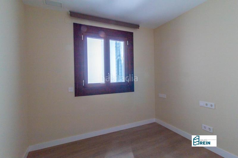 Foto 4f0dd11d-f66f-4fe1-b56b-e24e1fdbccf1. Piso en calle de las conchas 1 exclusivo piso nuevo con mas de 100m2 con grandes ventanales a la calle. en Madrid