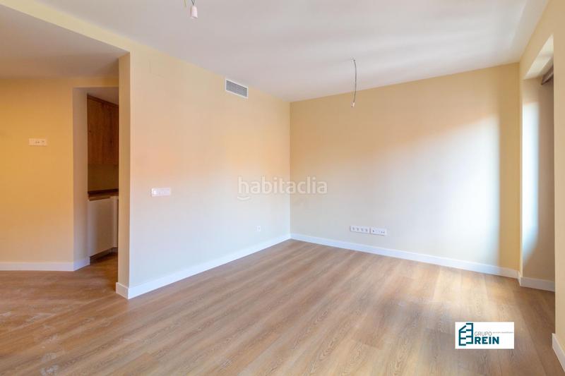 Foto 5c8985fd-f6bc-4efe-9b20-9fea4298f75a. Piso en calle de las conchas 1 exclusivo piso nuevo con mas de 100m2 con grandes ventanales a la calle. en Madrid