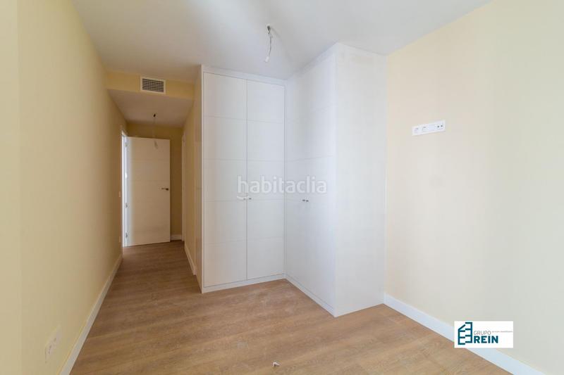 Foto 6d125376-5b05-4e6f-8d3d-98772b2e17aa. Piso en calle de las conchas 1 exclusivo piso nuevo con mas de 100m2 con grandes ventanales a la calle. en Madrid