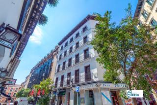 Piso en Calle de la conchas 1. Exclusivo piso nuevo con mas de 100m2 con grandes ventanales a l