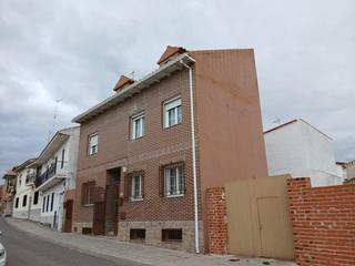 Casa a Añover de Tajo. Casa de 4 plantas  patio parcela de 66 m2 en añover de tajo tole