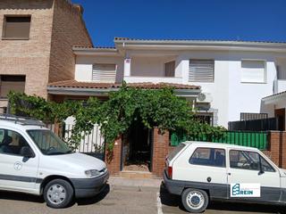 Casa adossada en Esquivias. Chalet adosado en esquivias toledo.