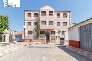 Pis  Calle roma 34. Piso para entrar a vivir con 2 dormitorios con garaje y trastero