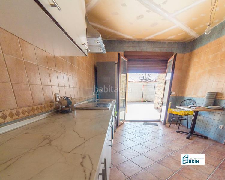 Foto 039f6a55-f3a1-4cd7-8754-8025d9f4f781. Chalet casa de 2 plantas . en Añover de Tajo