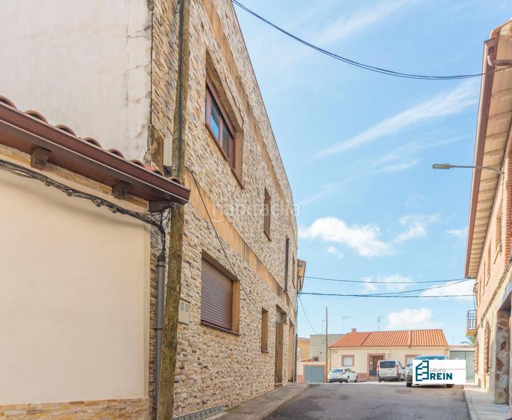 Foto 8d3718a1-4527-45e2-9fdf-305da459cf07. Chalet casa de 2 plantas . en Añover de Tajo