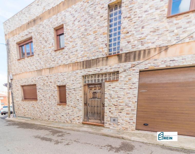 Foto b7b55d7d-6e52-44b1-9df0-b9b995349f5c. Chalet casa de 2 plantas . en Añover de Tajo